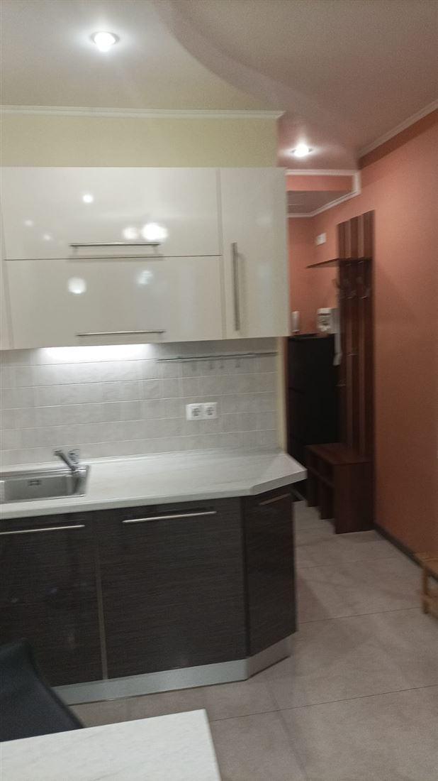 Снять --комнатную квартиру