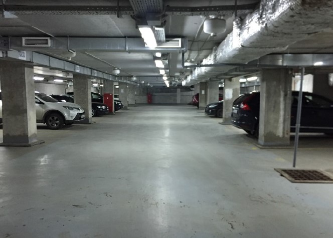 Купить  машиноместо