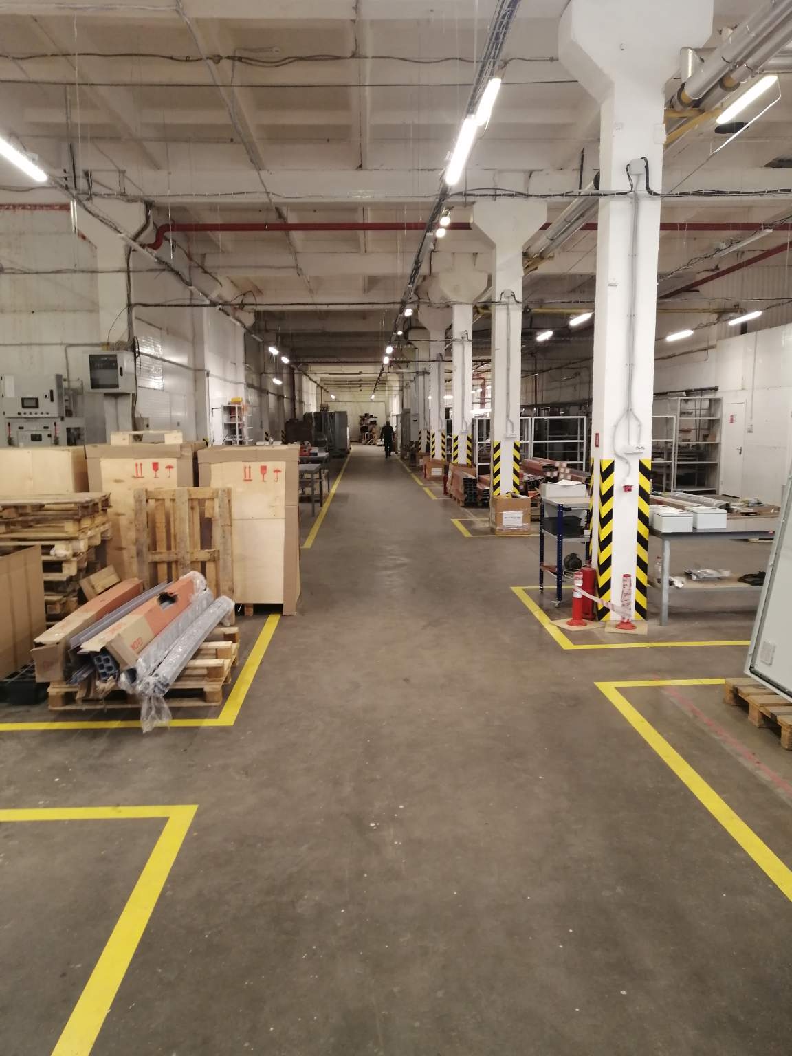 Снять  производство