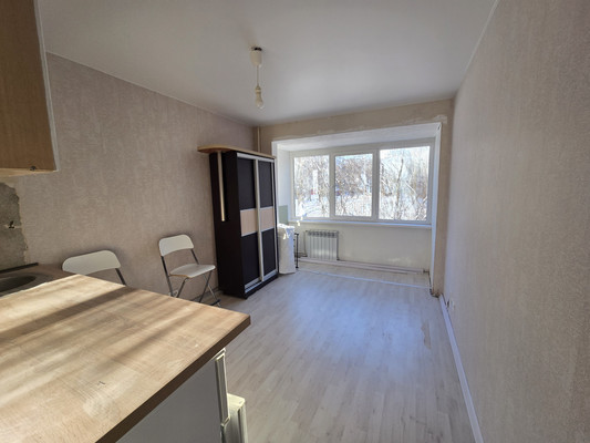 Купить --комнатную квартиру