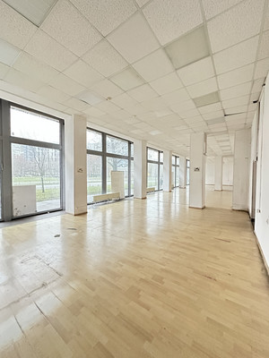 Снять  торговое помещение