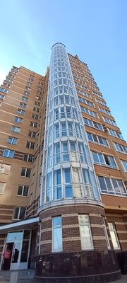 Купить --комнатную квартиру