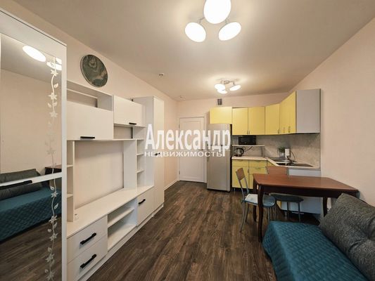 Снять --комнатную квартиру