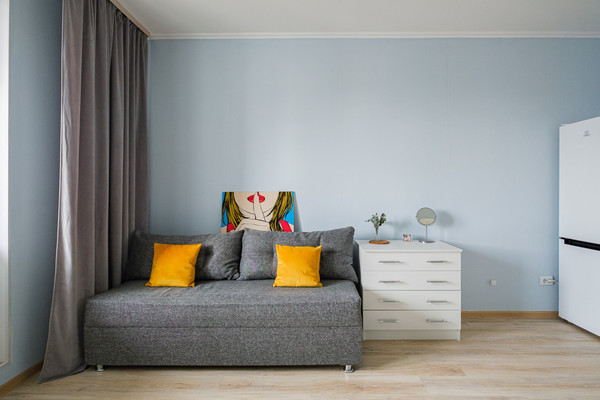 Купить --комнатную квартиру