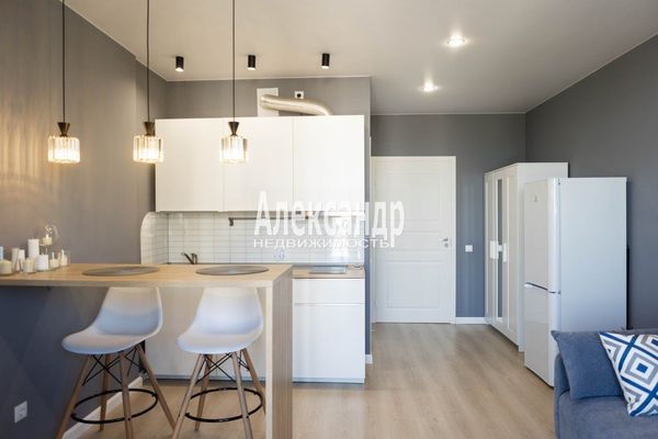 Купить --комнатную квартиру