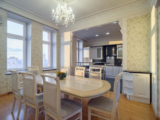 Купить 4-комнатную квартиру