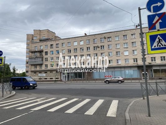 Снять  торговое помещение
