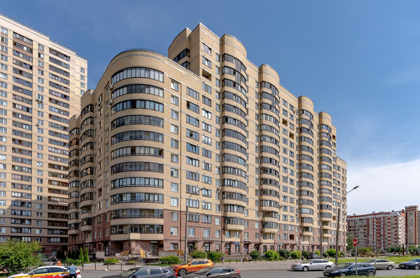 Купить --комнатную квартиру