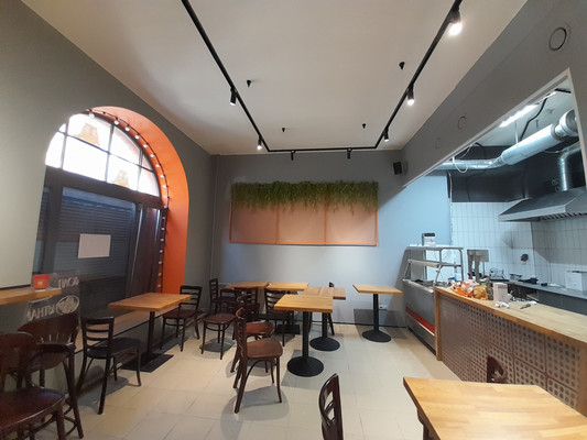 Снять  помещение свободного назначения