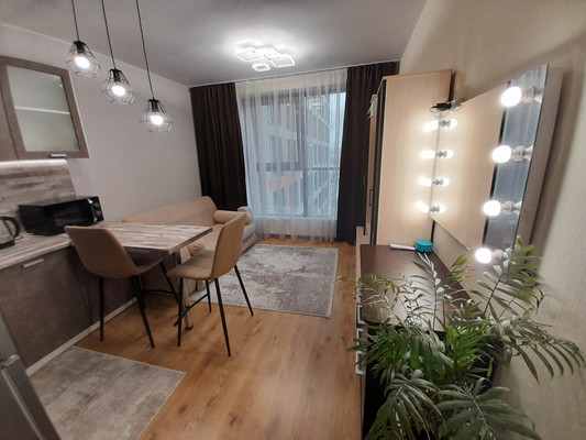 Купить --комнатную квартиру