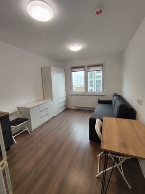 Снять --комнатную квартиру