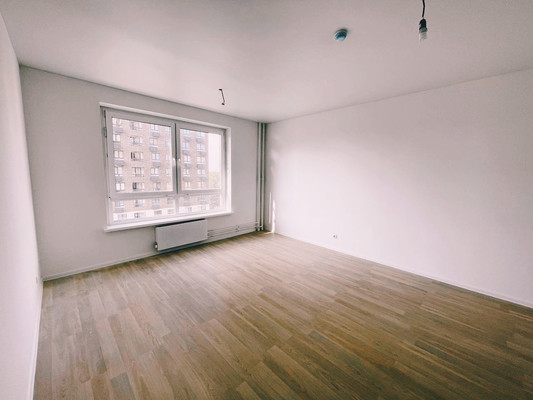 Купить --комнатную квартиру