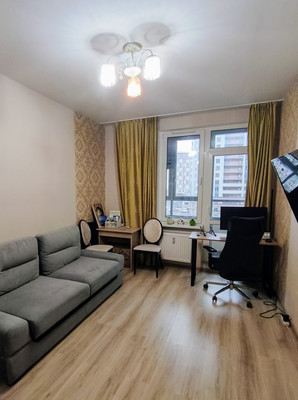 Купить --комнатную квартиру