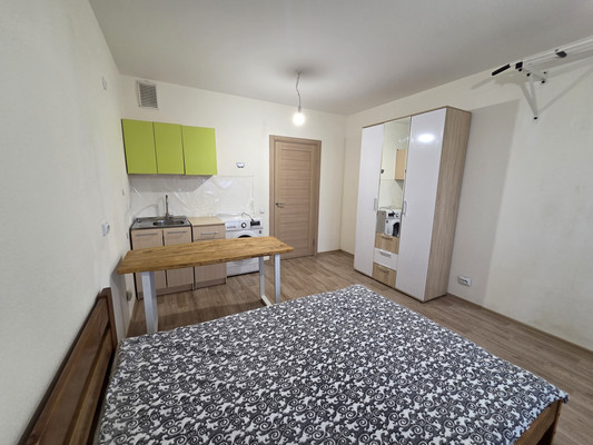 Купить --комнатную квартиру