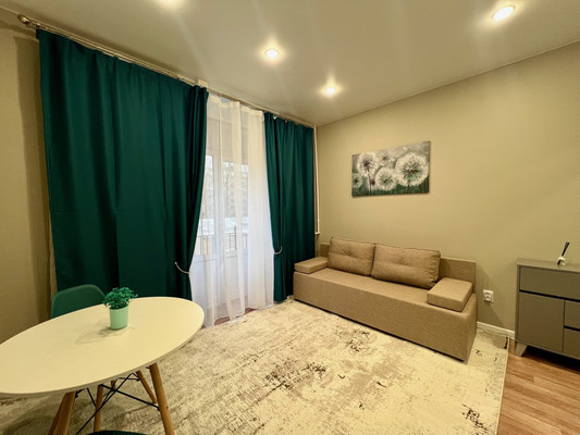 Купить --комнатную квартиру