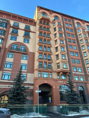 Купить --комнатную квартиру