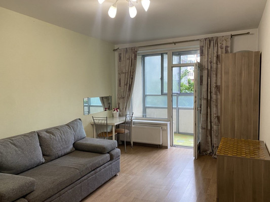 Купить --комнатную квартиру