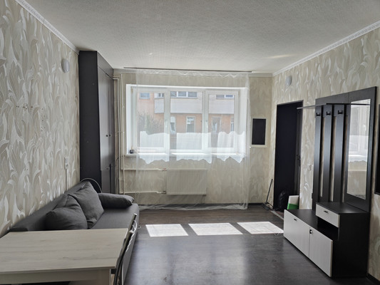 Снять --комнатную квартиру