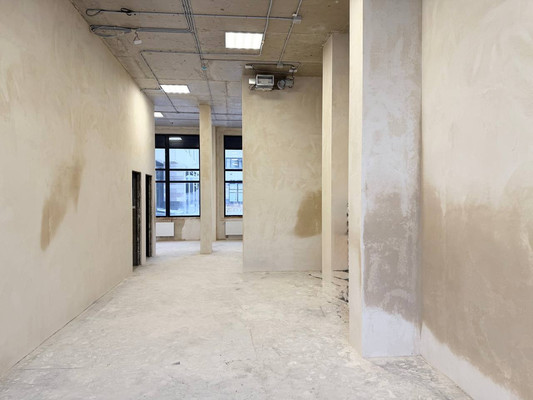 Снять  помещение свободного назначения