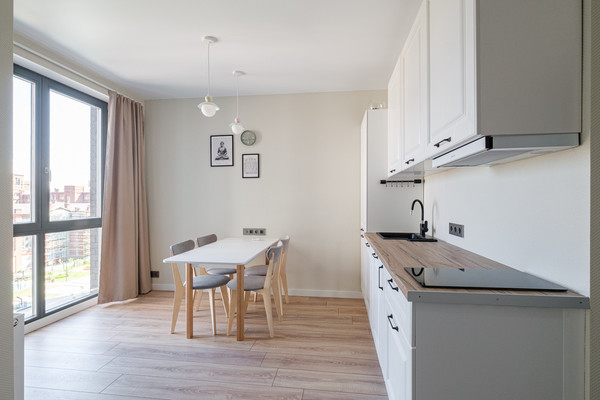 Снять --комнатную квартиру