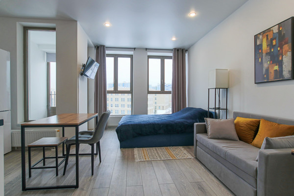 Снять --комнатную квартиру