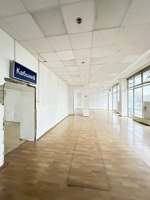 Снять  помещение свободного назначения