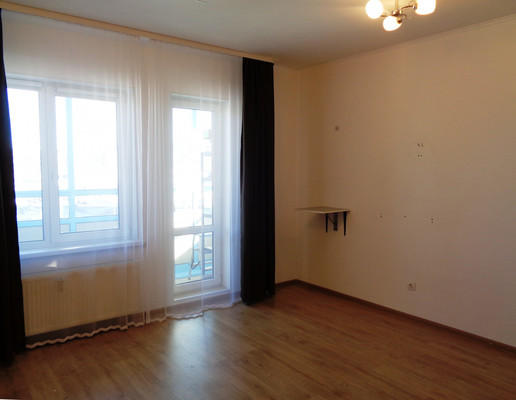 Купить --комнатную квартиру