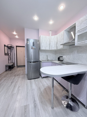 Снять --комнатную квартиру