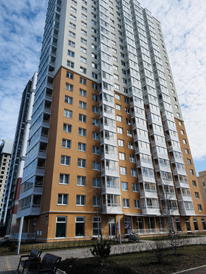 Снять --комнатную квартиру