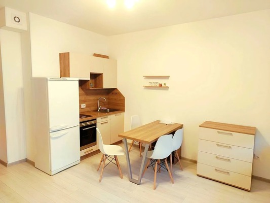 Снять --комнатную квартиру