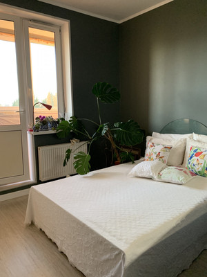 Купить --комнатную квартиру