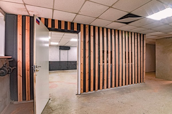 Снять  помещение свободного назначения