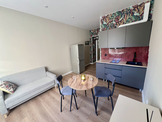 Купить --комнатную квартиру