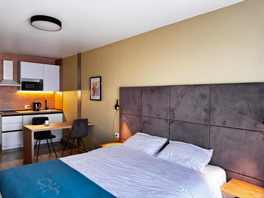 Купить --комнатную квартиру