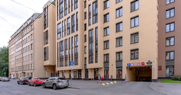Купить --комнатную квартиру