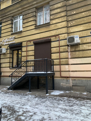 Снять  помещение свободного назначения