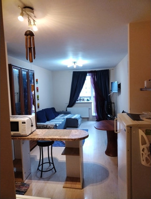 Снять --комнатную квартиру